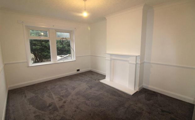 Broadgate Lane, LS18 - Photo 1