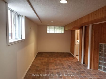 For Lease - 116 Verobeach Boulevard Unit# Low level apartment, Toronto, Ontario - Photo 2