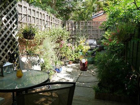 2 bedroom terraced house to rent - Photo 5