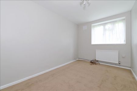 Oaklands Estate - Photo 2