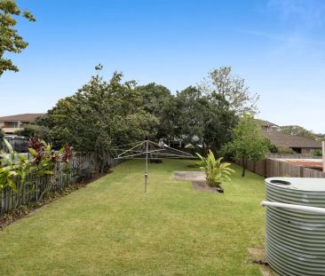 “IMMACULATELY PRESENTED - GREAT POSITION” - Photo 4