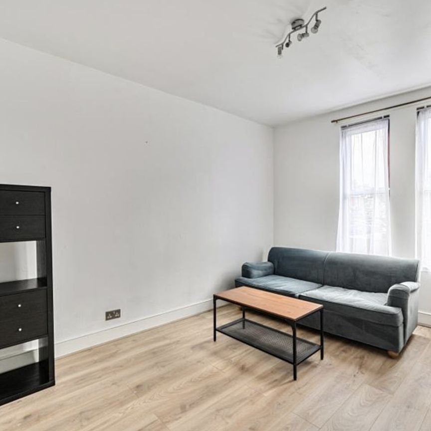 1 Bed Flat, Southfields, SW18 - Photo 1