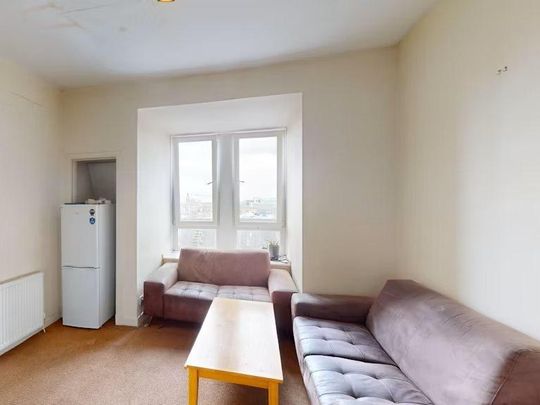 4 bedroom house of multiple occupation to rent - Photo 1