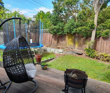 Great views from this 3 Bedroom Home - Photo 1