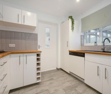 3 bedroom semi-detached house to rent - Photo 6