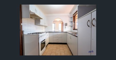 Family Home with Bonus Sunroom!! - Photo 2