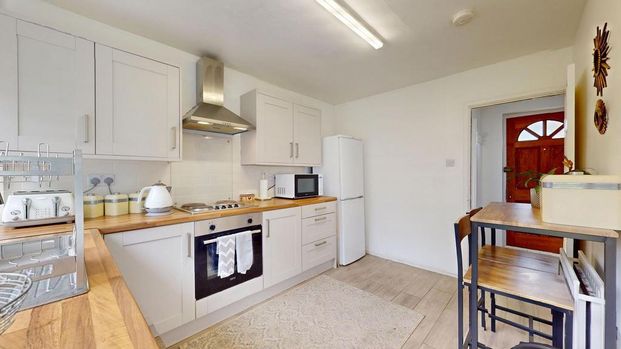 3 bedroom terraced house to rent - Photo 1