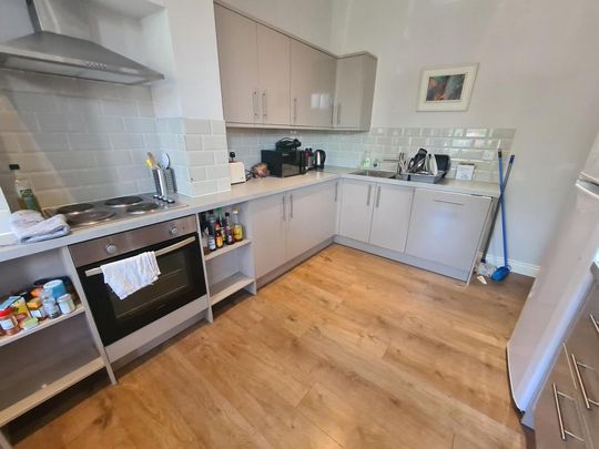 1 bedroom in a house share to rent - Photo 1