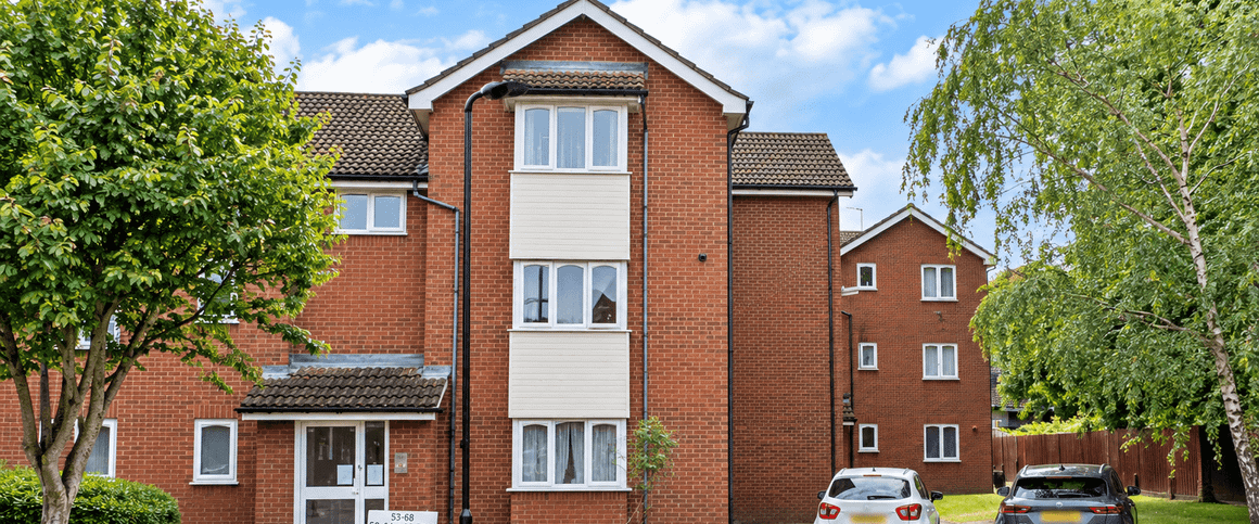 2nd Floor , 1 (One ) bedroom flat purpose built in Vicarage Road Northolt UB5 Rent £1350 pcm plus bills - Photo 1