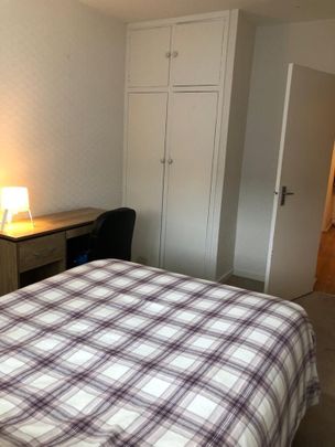 3 Bed Flat, Jubilee Street, E1 - Photo 1