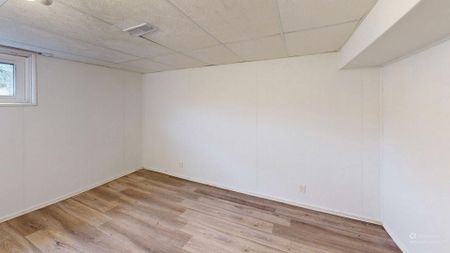 For Lease - 106 Wye Valley Road Unit# Bsmt, Toronto, Ontario - Photo 2
