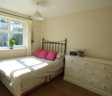 3 bedroom semi-detached house to rent - Photo 6
