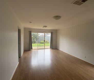 Spacious 4-Bedroom Family Home in Evanston Gardens - Photo 1