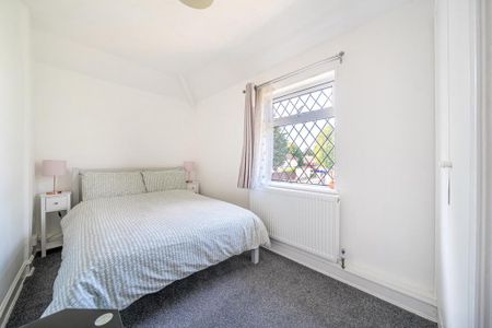 4 bedroom end of terrace house to rent - Photo 4