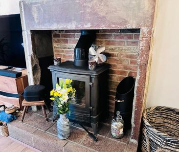 2 bedroom terraced house to rent - Photo 4