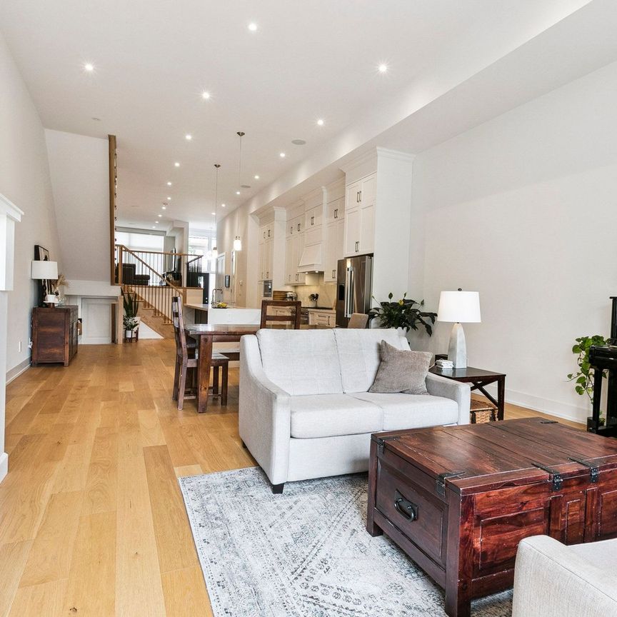 For Lease - 1040 Enola Avenue, Mississauga, Ontario - Photo 1