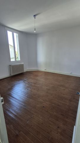 Location Maison 6 pièces 138m² ST SEVERIN 16390 - Photo 3