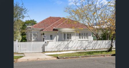 “Modern 3-Bedroom House in the Heart of Moorooka” - Photo 5