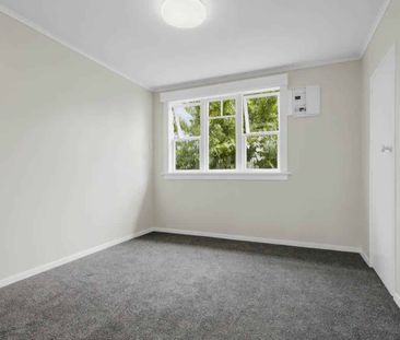 Spacious Family Living in the Heart of Henderson - Photo 2