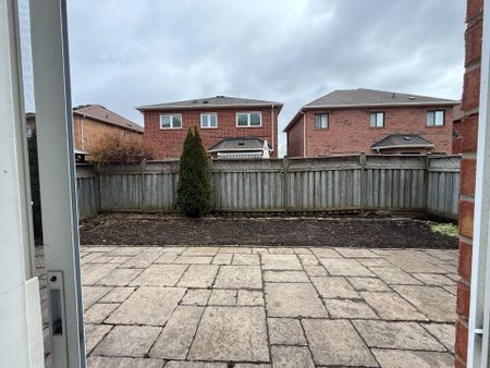 For Lease - 131 Santa Maria Trail, Vaughan, Ontario - Photo 5