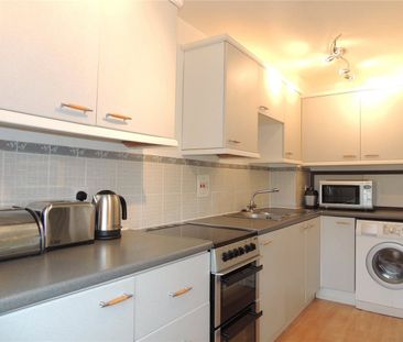 2 Bed Maisonette, Engadine Close, CR0 - Photo 6