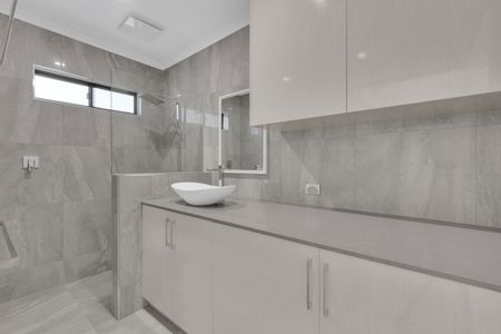 22 Hobart Road, Henley Beach South SA 5022 - House For Rent - $850 | Domain - Photo 2