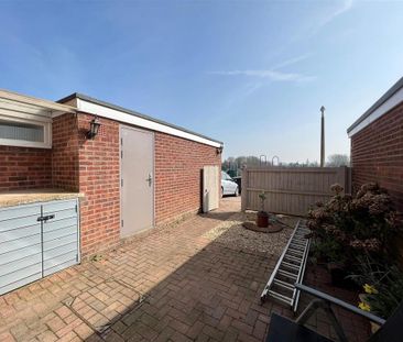 3 bedroom terraced house to rent - Photo 6