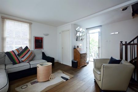 Golden Yard Hampstead Village NW3 - Photo 3