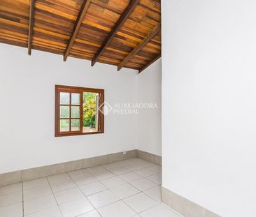 Casa com 3 quartos e 2m² para alugar em Hípica, Porto Alegre. - Photo 2