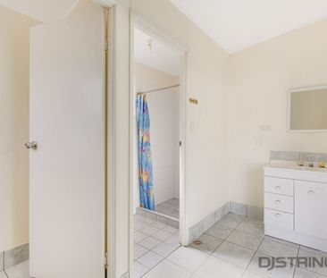 QUEENSLANDER RIVERSIDE RESIDENCE - Photo 5