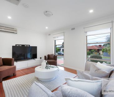 Location Perfect! - Photo 1