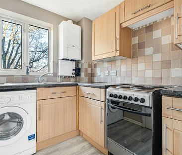 1 bedroom flat to rent - Photo 2
