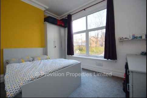 2 Bedroom Flats in Hyde Park - Photo 1