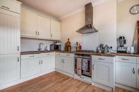 2 bedroom flat to rent - Photo 5