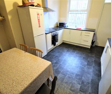 5 bedroom terraced house to rent - Photo 2
