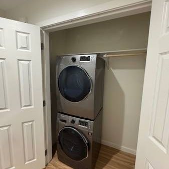 $1900 spacious 1bd, 1bth ground level suite - Photo 4