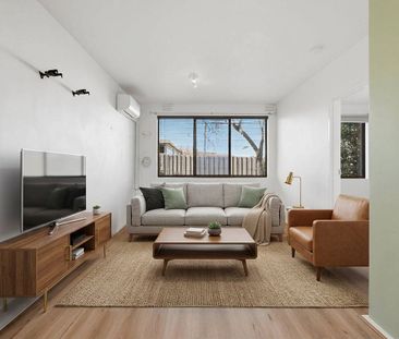 Renovated Ground Floor Apartment with an Enormous Backyard - Photo 1