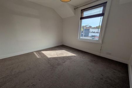 2 bedroom semi-detached house to rent - Photo 4