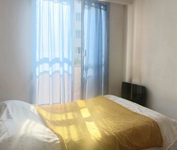 Location Appartement 3 pièces 63m² NICE 06300 - Photo 2