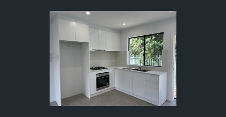 Convenient Location - Photo 4