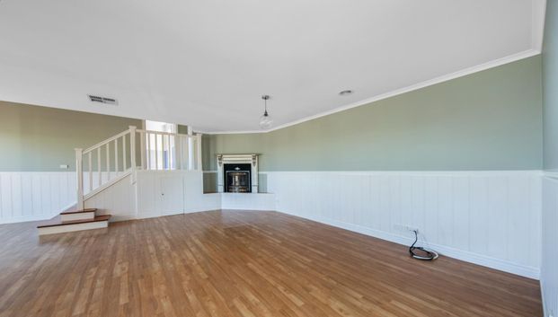 3 English Grove, Jerrabomberra NSW 2619 - House For Rent | Domain - Photo 1