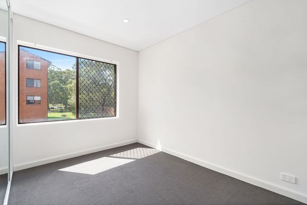 Spacious, modern and convenient - Photo 1