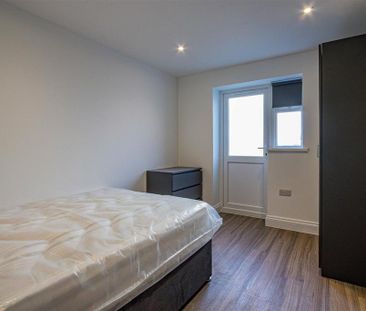 1 bedroom private hall to rent - Photo 1