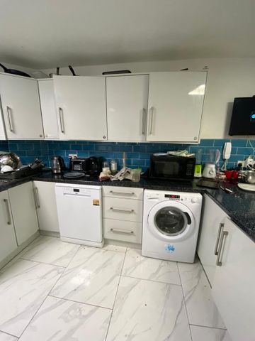 218 Dawlish Road - Photo 5