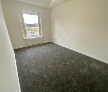 5 bedroom detached house to rent - Photo 2