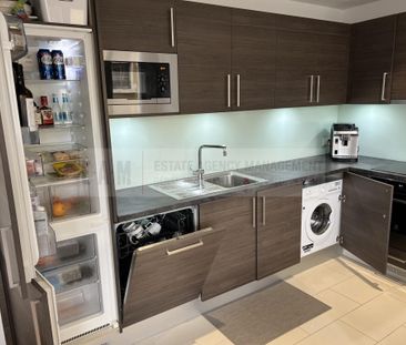 Central location, steps away from the Lake. - Photo 5