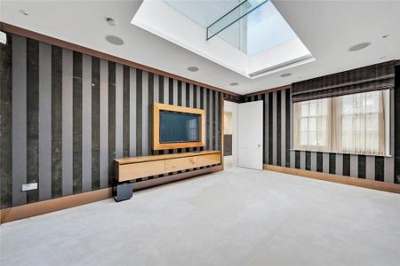 5 bedroom semi-detached house to rent - Photo 4