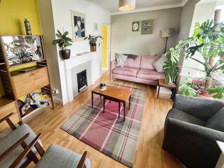 47 Larch Grove, Dunmurry, Belfast, BT17 9QG - Photo 2