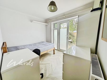 4 bedroom apartment to rent - Photo 5
