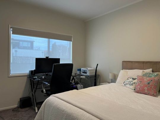 Modern Two-Bedroom Retreat in Prestigious St Heliers - Photo 1